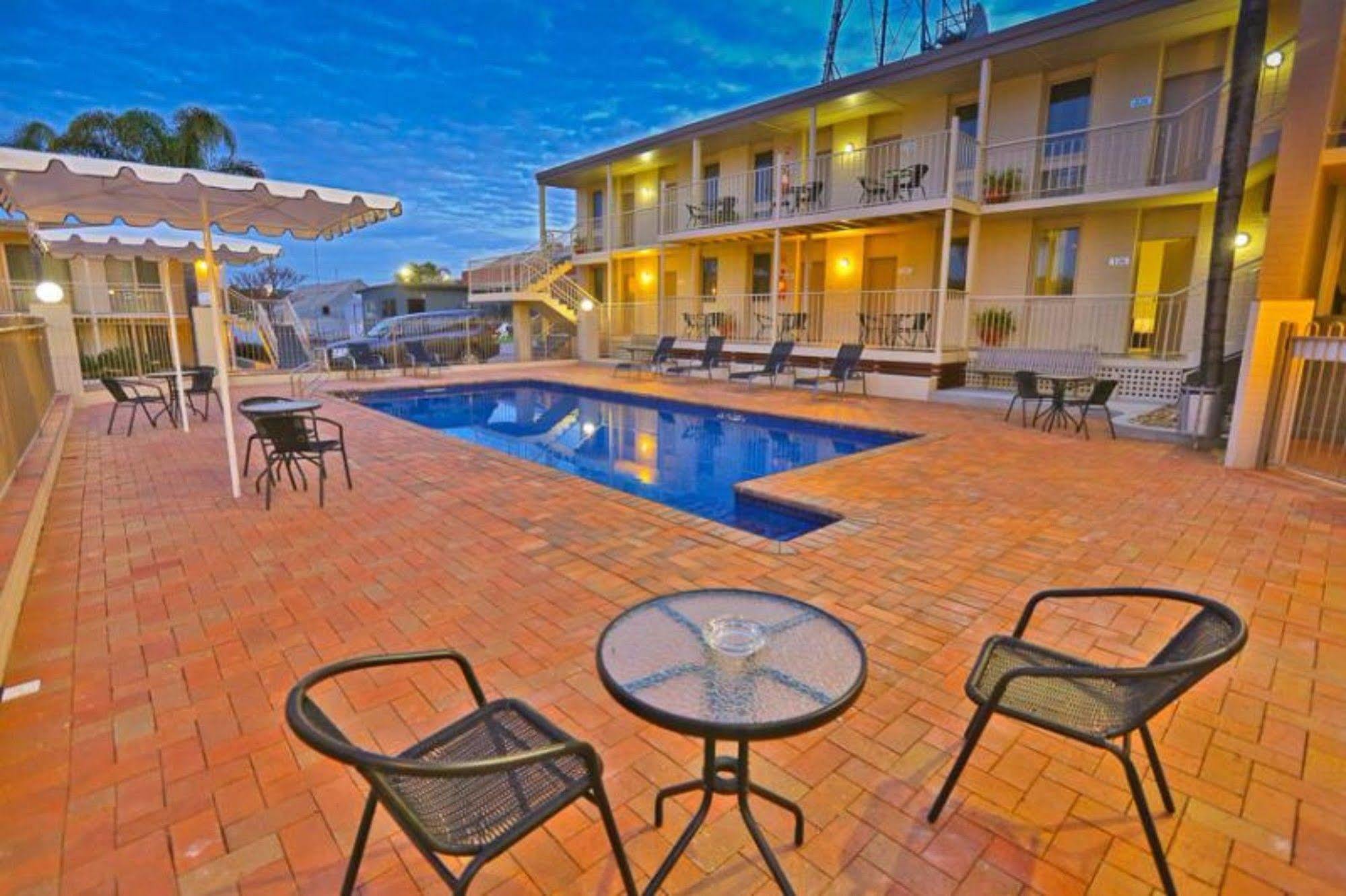 Commodore Mildura Motel Exterior foto